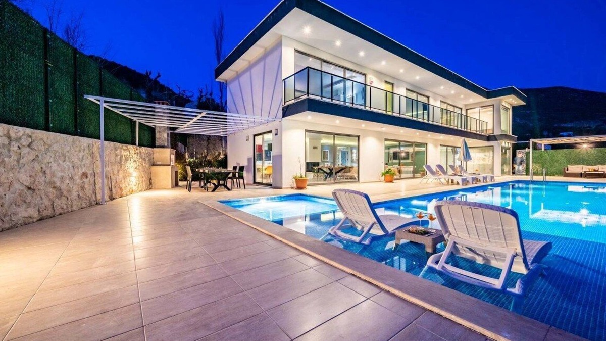 Islamlar Villa | Luxury Villa for 6 in Islamlar with Heatable Indoor Pool