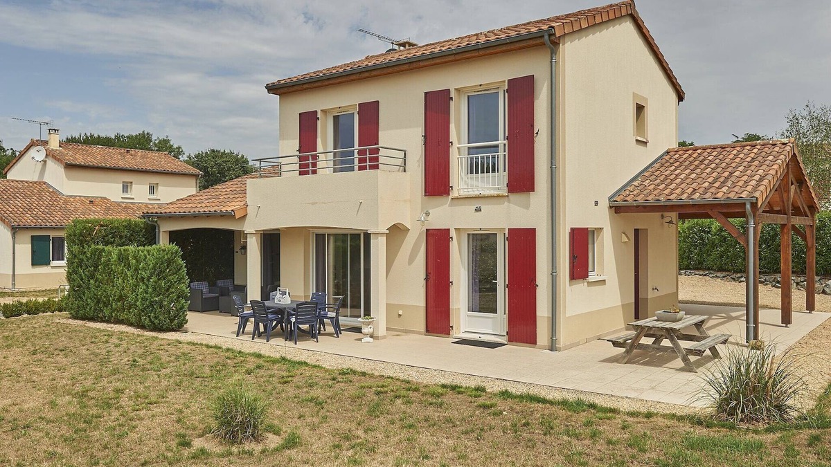 Vasles Villa | Luxury Villa in France with Pool