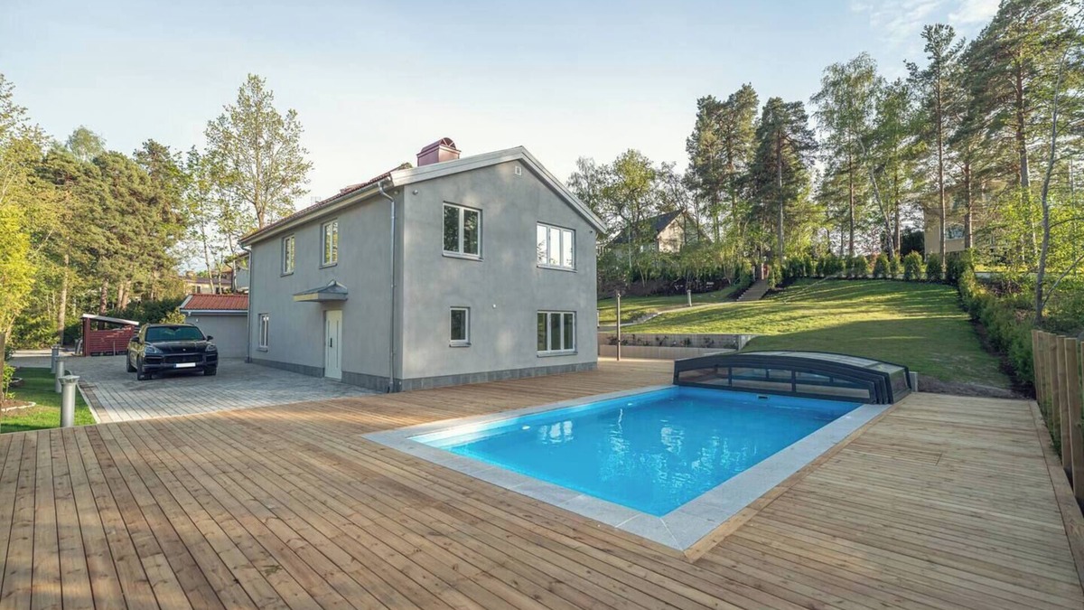 Svalnas Villa | Luxury villa in Täby with large pool