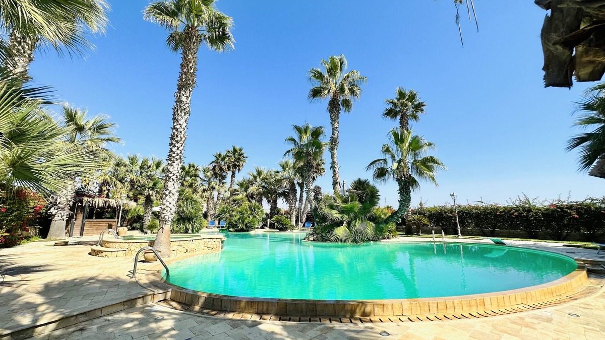 Donnalucata Villa | Luxury Villa in Sicily near the Sea with Swimming Pool and Tennis court