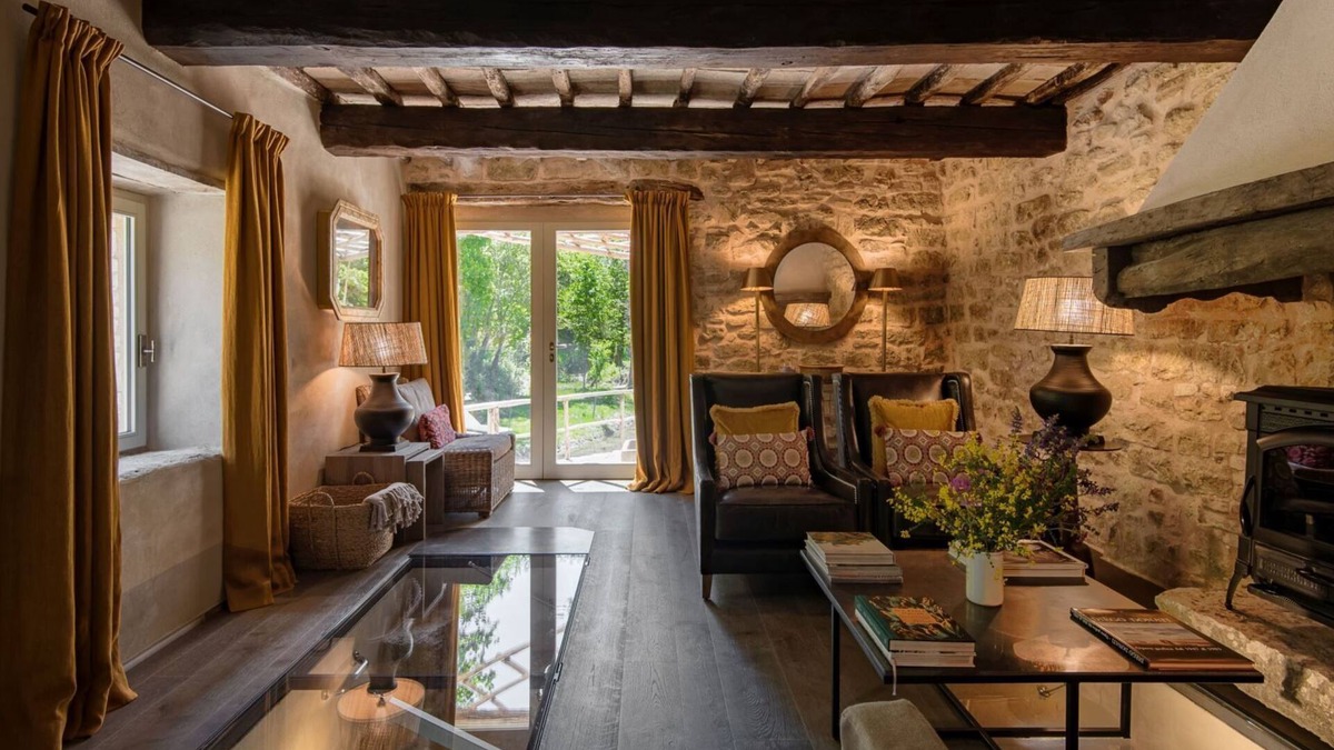 Collesanto Villa | Luxury villa in splendid secluded location with private spa and pool.