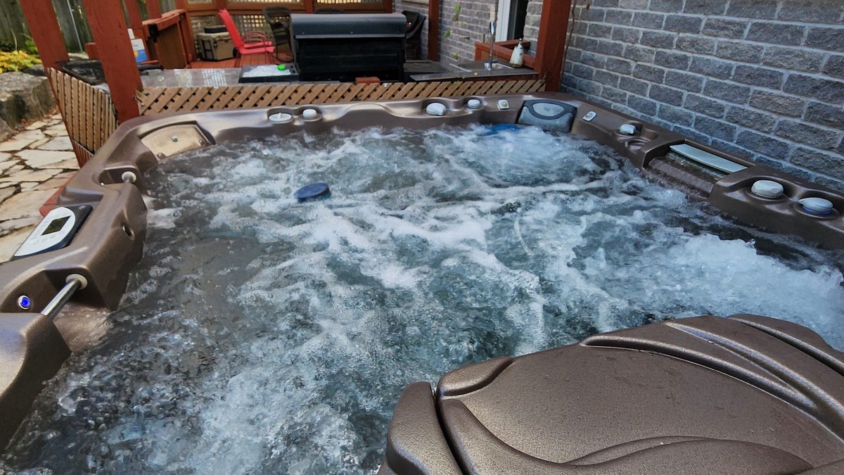 Ingersoll Villa | Luxury Villa Inground Heated Swimming Pool. and Hot Tub 🔥