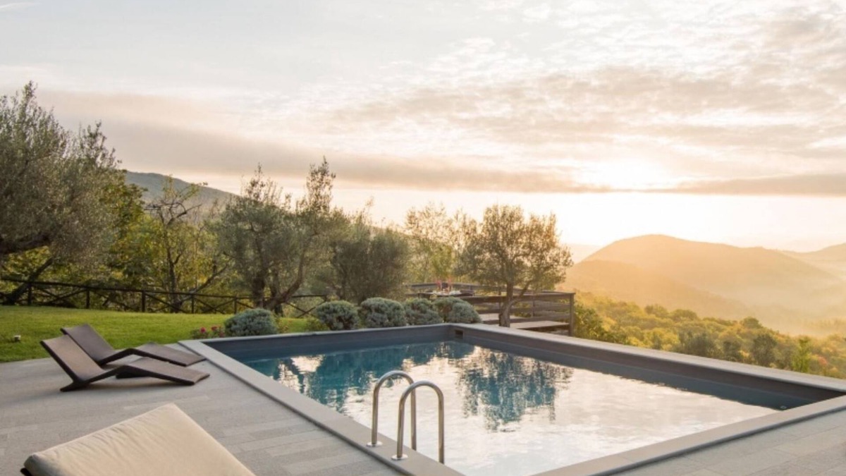 Montelaguardia Villa | Luxury villa inside a big estate. Airco, heated pool
