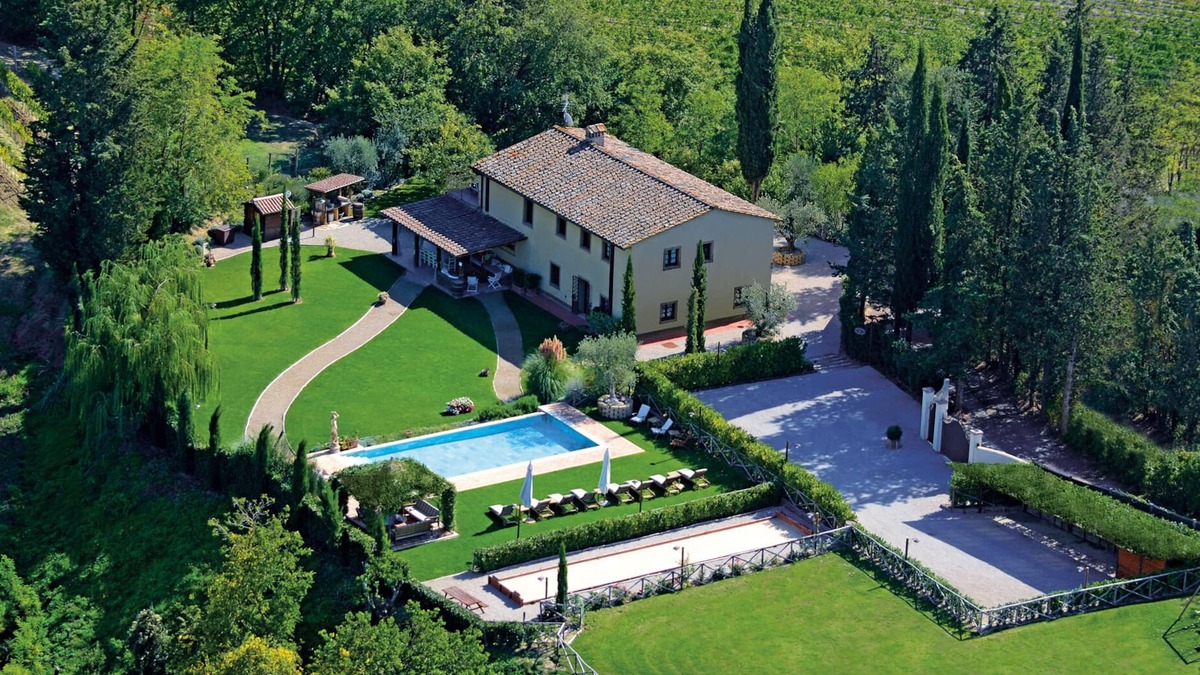 San Gimignano Villa | LUXURY VILLA IRIS , 6 rooms with bathrooms, swimming pool, spa, sauna.