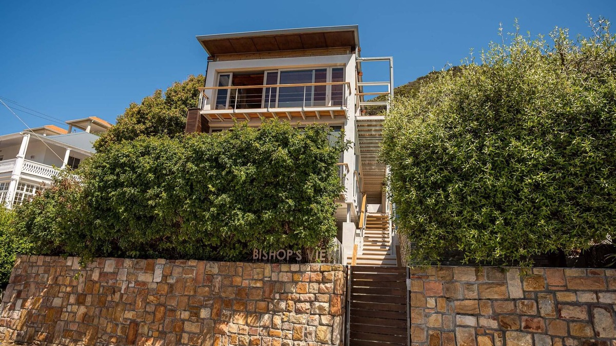 Kalk Bay Villa | Luxury Villa is situated in the heart of Kalk Bay, on the warm False Bay coast.