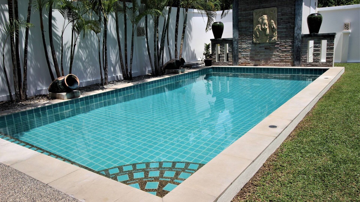 Rawai Villa | Luxury Villa, Large Private Pool, 2 Bedrooms 2 Bathrooms, 6/7 P Near Beaches.