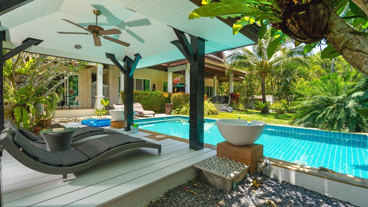 Rawai Villa | LUXURY VILLA LARGE PRIVATE SWIMMING POOL-LARGE GARDEN-3CH-6/7P