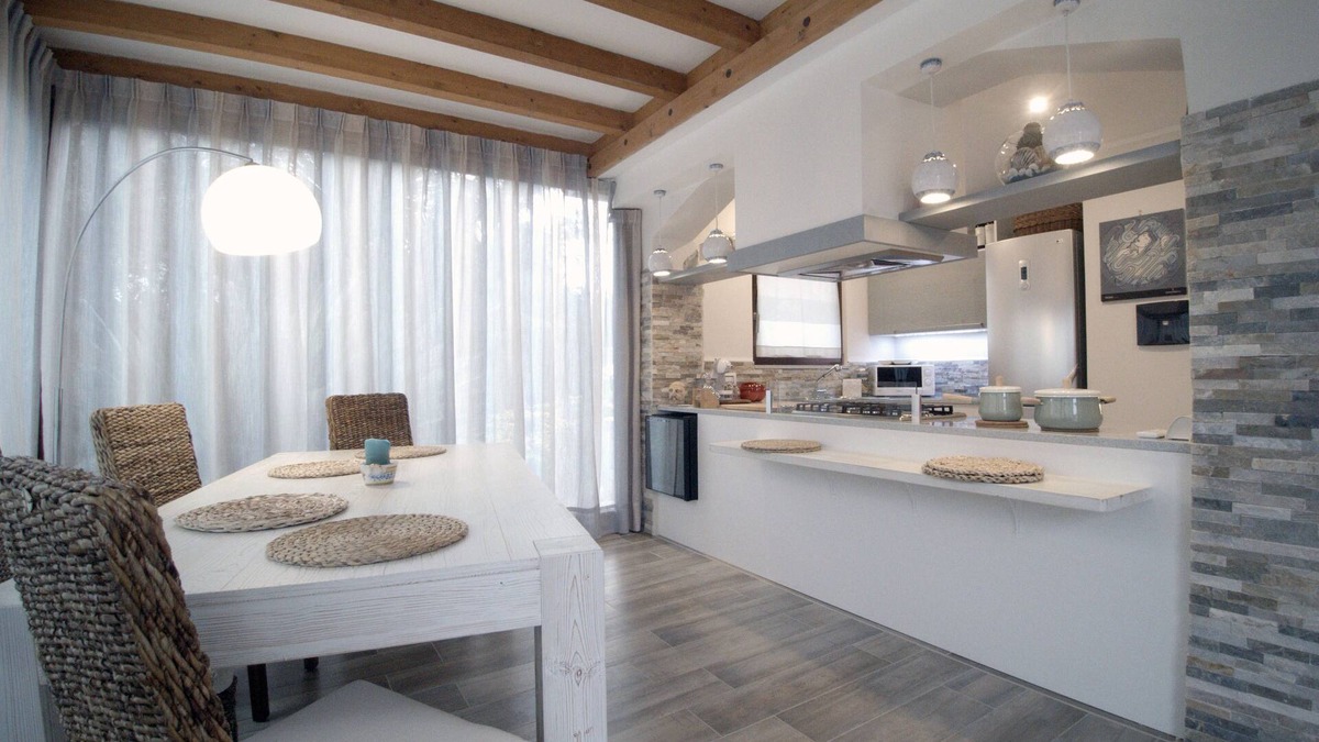 Arenella Villa | Luxury villa located in a quiet street and close to the sea (1 km.)