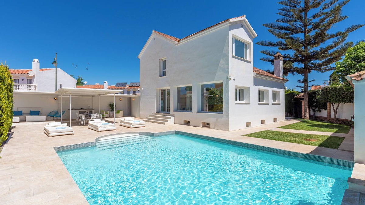 Guadalmar Villa | Luxury Villa "Ohana 2" with Pool, Wi-Fi, Terrace & Garden
