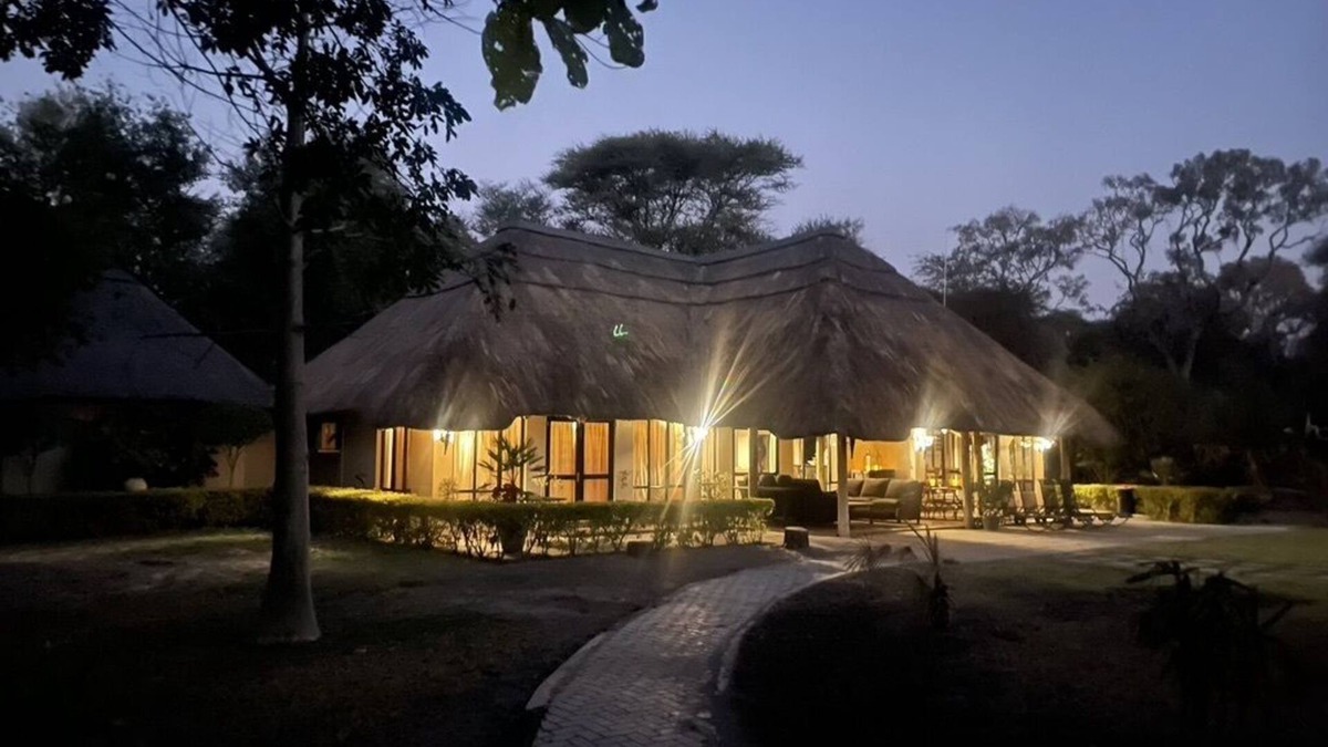 Maun Villa | Luxury Villa on Private Game Reserve in Maun, Botswana