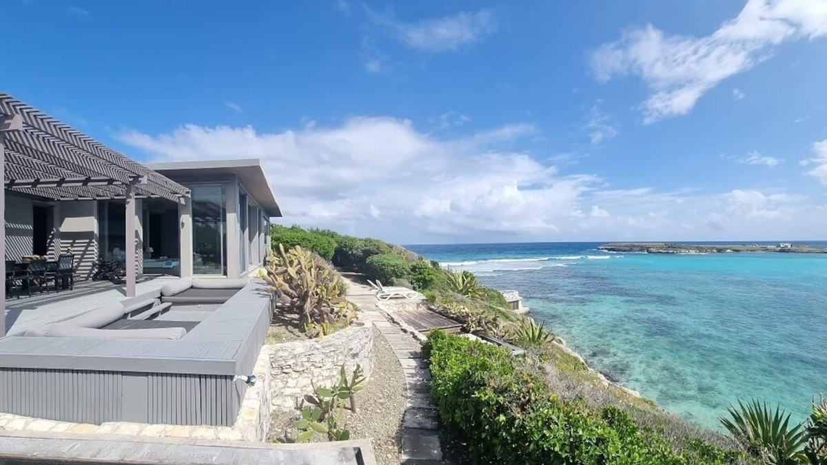 Willikies Villa | Luxury Villa (Private sea access, pool, spacious, modern) - Dian Bay