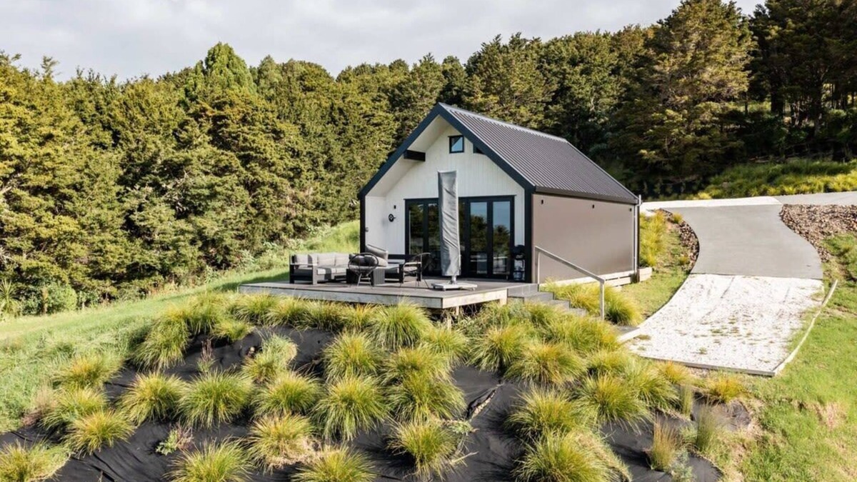 Mangawhai Villa | Luxury Villa: Romantic Escape w/Breathtaking Views