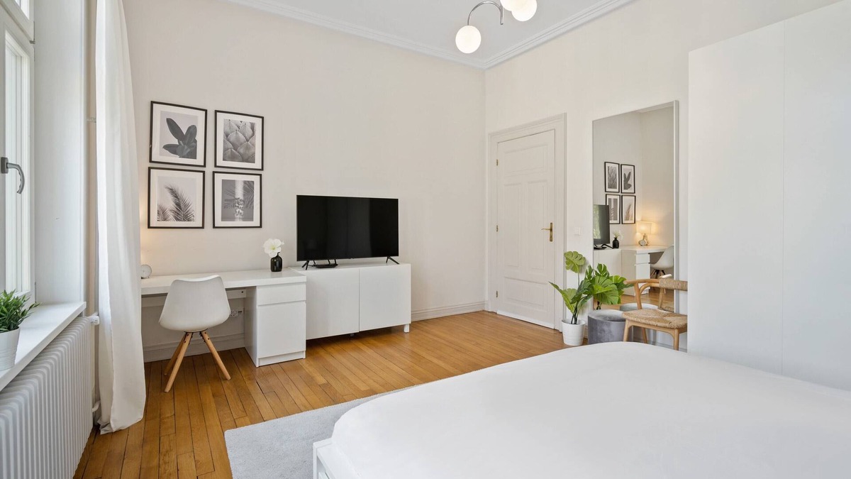 Limpertsberg Villa | Luxury Villa's Room w shared Bathroom&Kitchen ID39