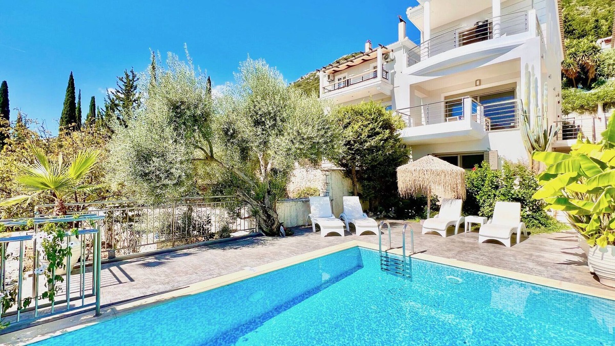 Perigiali Villa | Luxury Villa San George with private pool