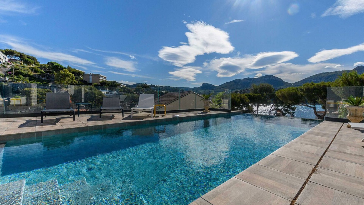 Cassis Villa | Luxury Villa Swimming Pool with Sea View