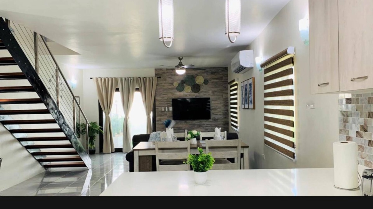 Discovery Bay House | Luxury Villa Townhouse