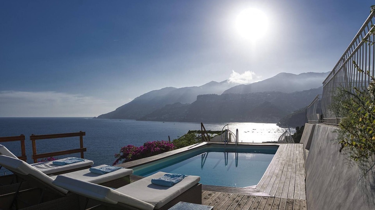 Maiori Villa | Luxury Villa Vittoria- Villa With Garden Swimming Pool and Jacuzzi Overlooking the sea