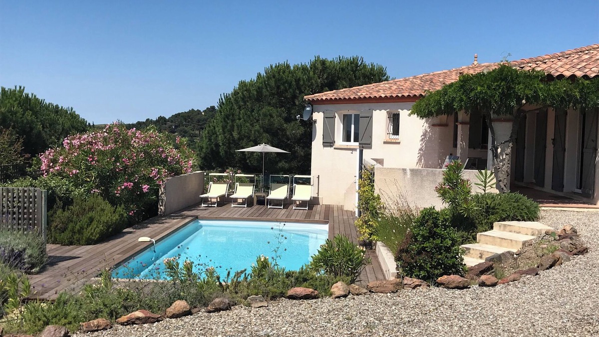 Caunes-Minervois Villa | Luxury villa with a pool and stunning views