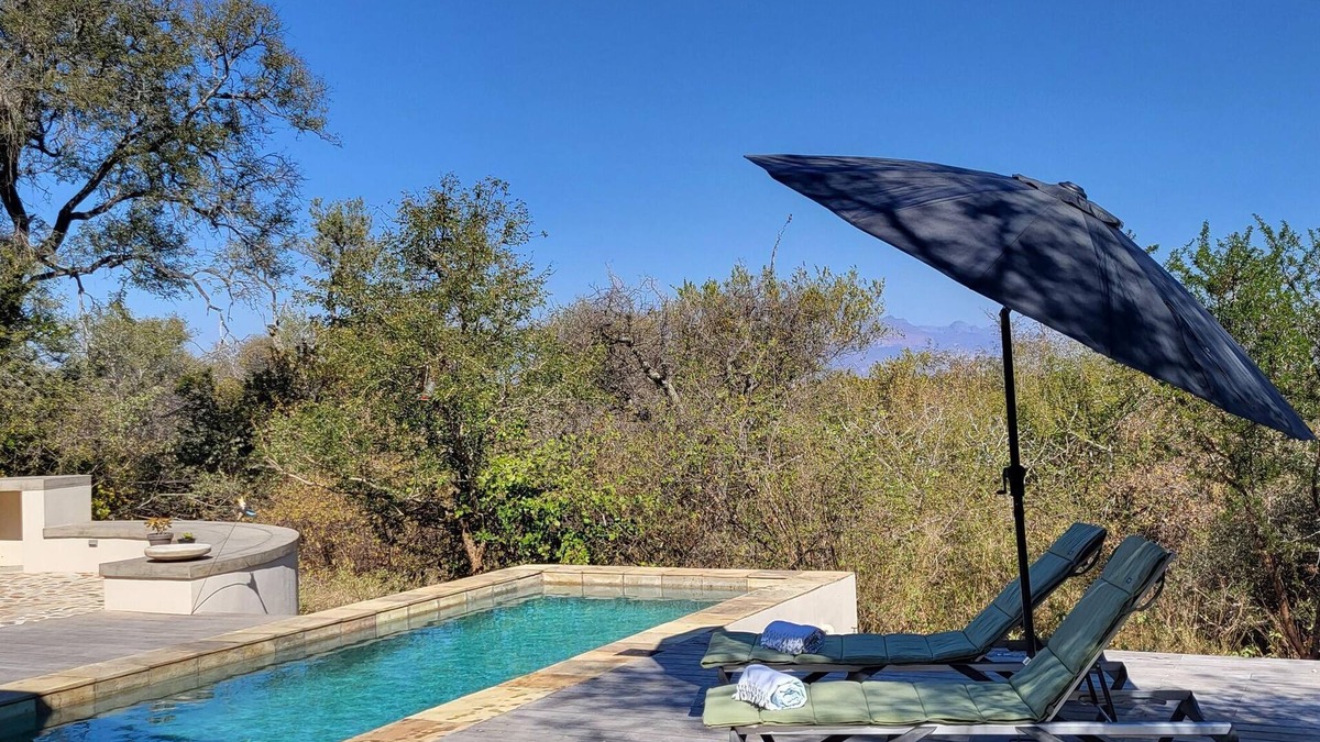 Hoedspruit House | Luxury Villa with Heated Pool