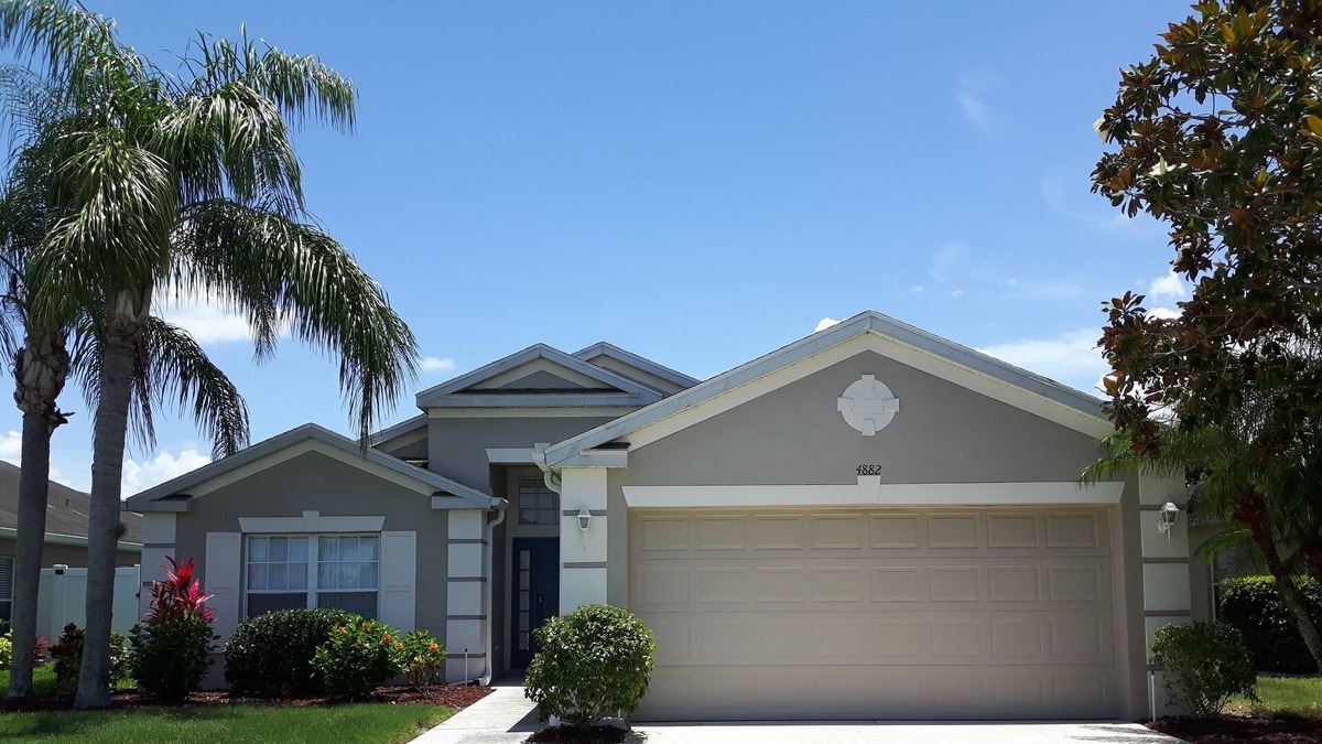 Sabal Harbour Villa | Luxury villa with large pool & lake frontage. Close to Disney Parks and Beaches