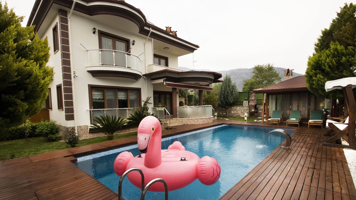 Koycegiz Villa | Luxury Villa with Pool & Camellia in Köycegiz Muğla