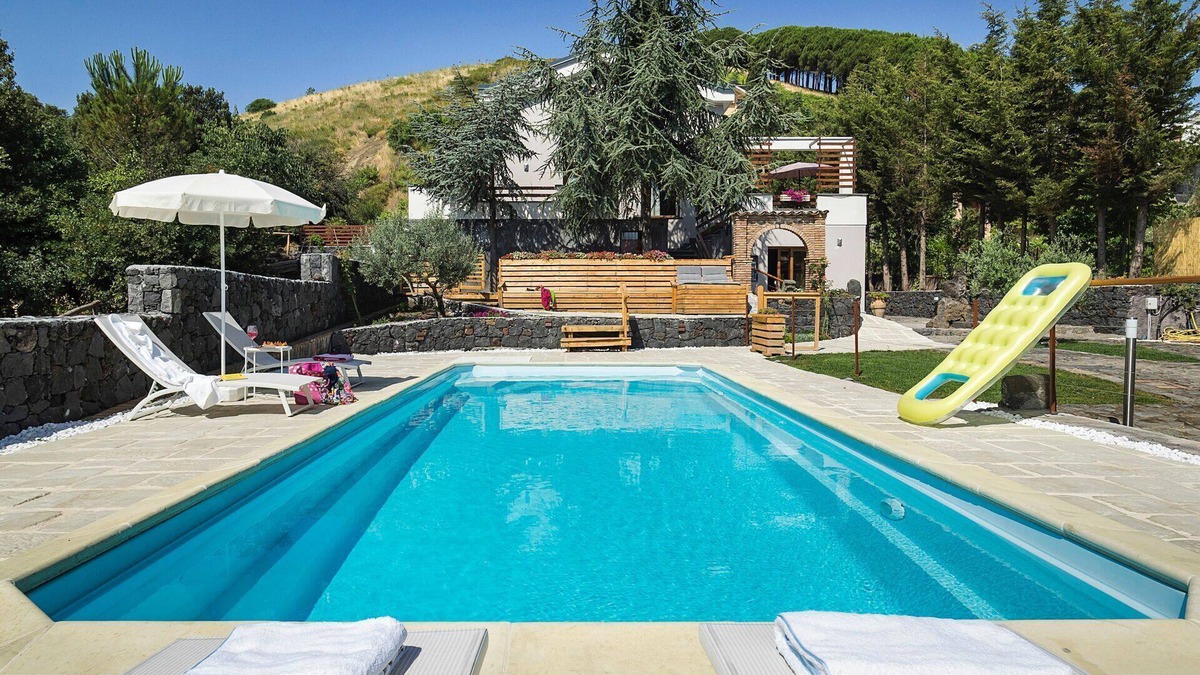 Nicolosi Villa | Luxury villa with pool on the slopes of Etna
