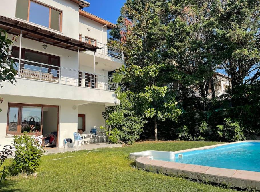 Beylikduzu Apartment | Luxury Villa with Private Pool and Garden
