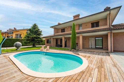 Villafalletto Apartment | Luxury Villa with Swimming Pool - Free Parking & WiFi