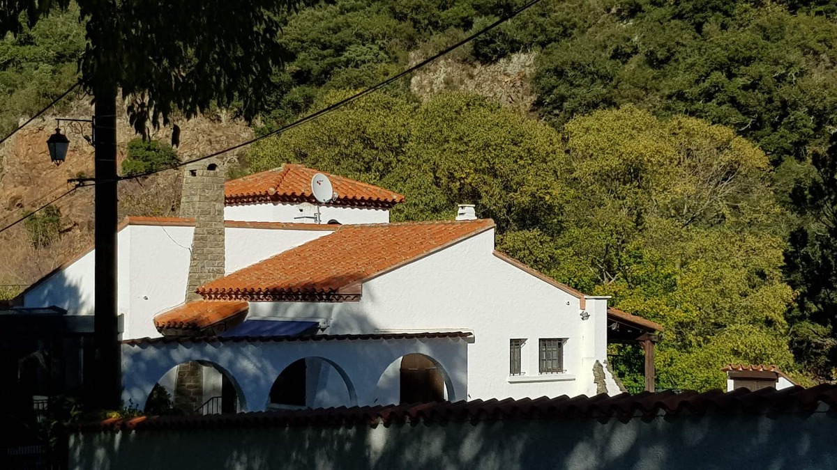 Sorede Villa | Luxury villa with spectacular mountain views and facing the relaxing Rio