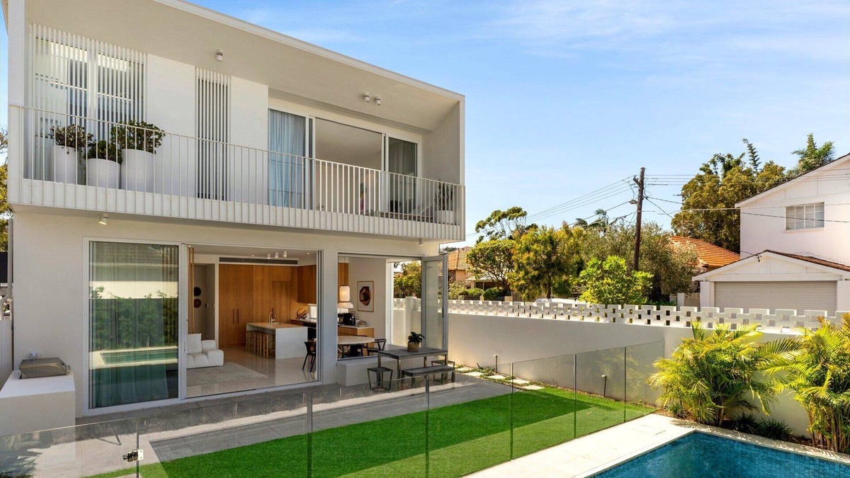 North Bondi House | Luxury Villas Bondi Pool Oasis (Walk to the beach)