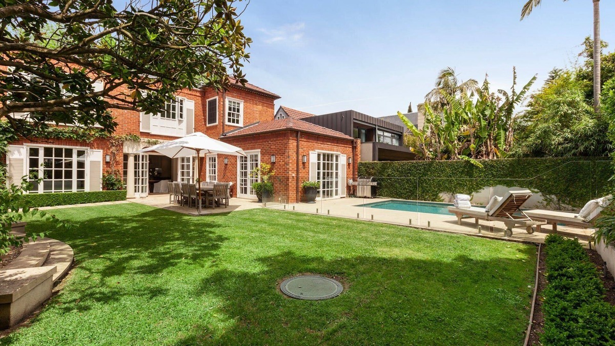 Toorak House | Luxury Villas Resort House Toorak (Heated Pool)