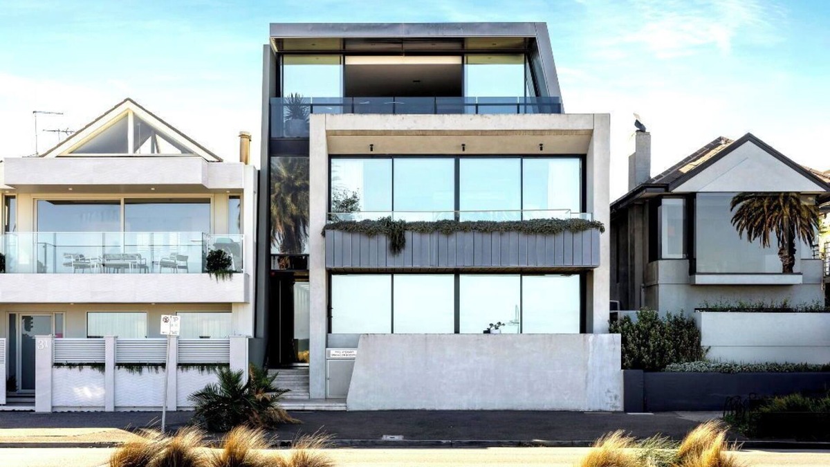 Albert Park Apartment | Luxury Villas The Parade Penthouse (Walk to beach)