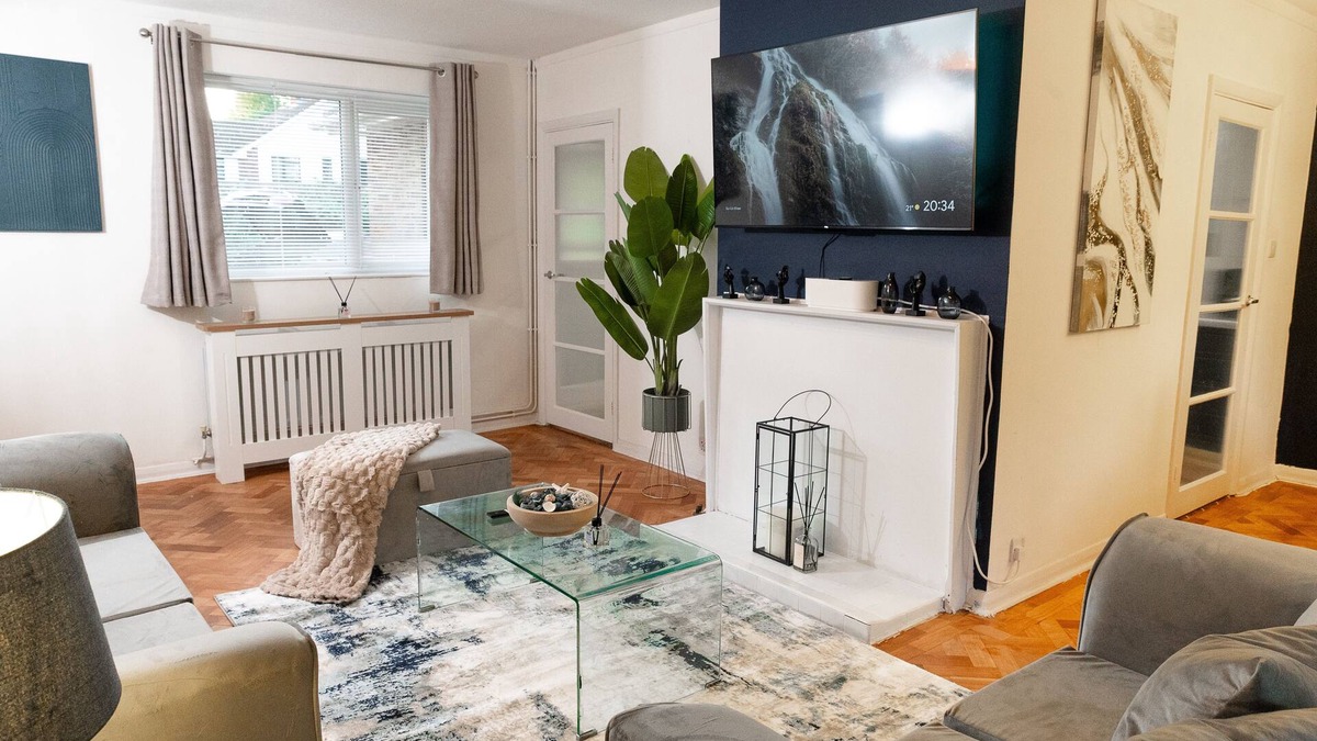 Runnymede House | Luxury Virginia Water 3BR | Thorpe Park | Heathrow
