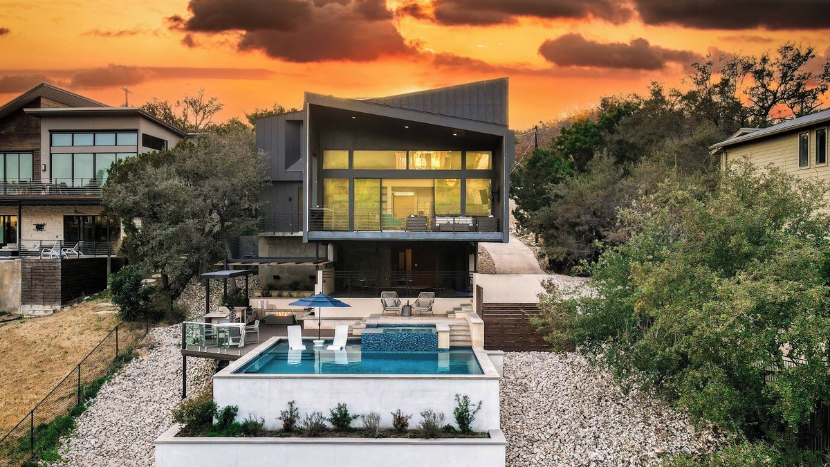 Apache Shores House | Luxury w/Lake View, Pool, Hot Tub, Fire Pit, Ping Pong | Barton by AvantStay
