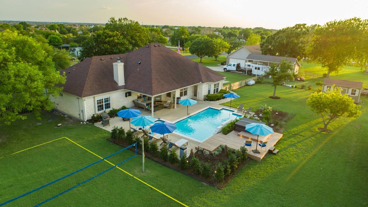 Hutto House | Luxury w/Resort Pool+Hot Tub+Game Room+Volleyball