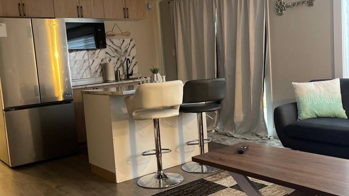 Riverview Apartment | Luxury Walkout Suite