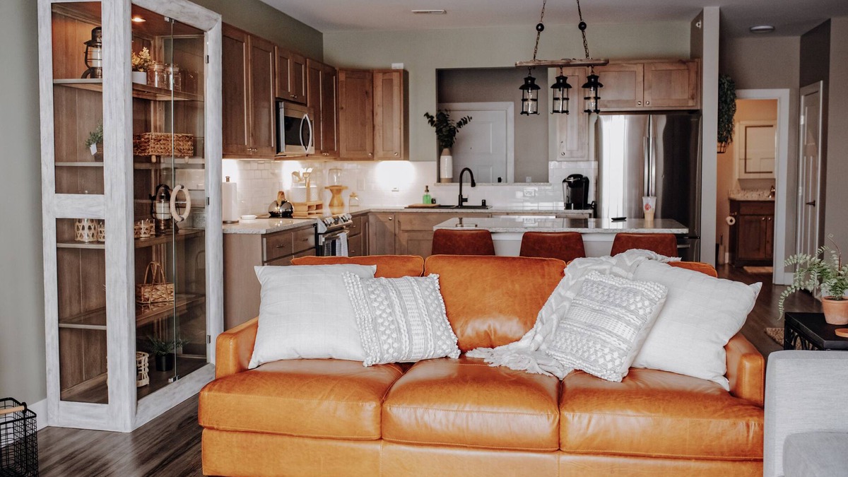 Schofield Apartment | Luxury Waterfront 2BR w/King Suite