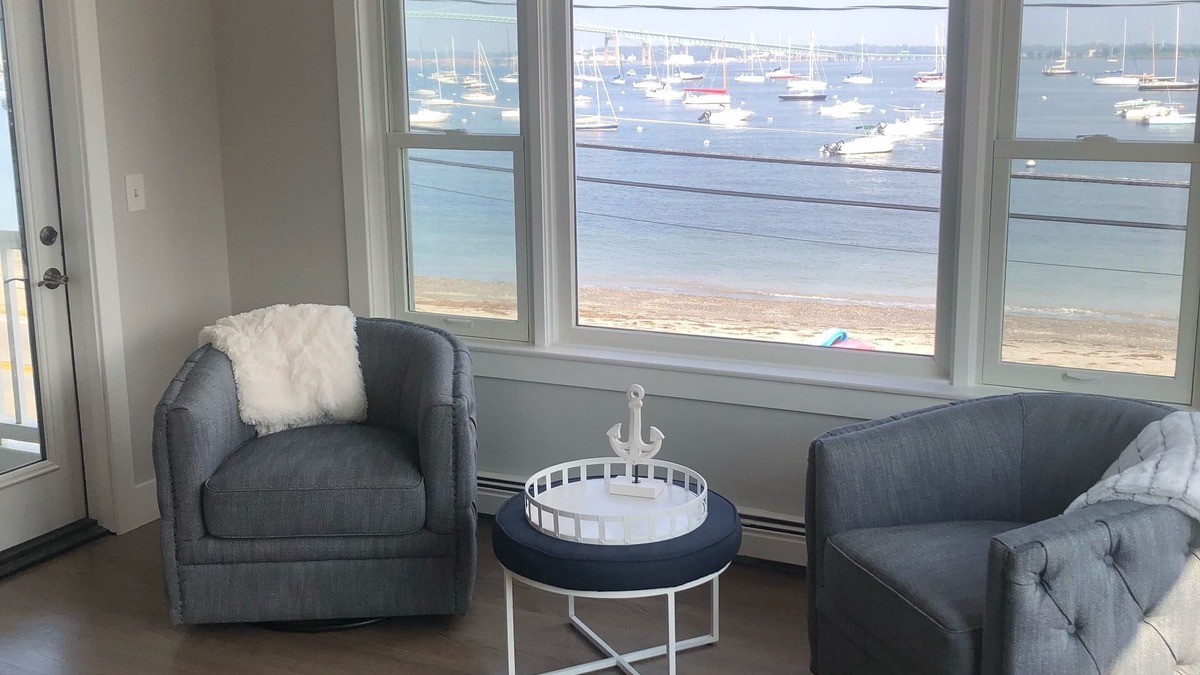 Shoreby Hill Condo | Luxury Waterfront Condo in downtown Jamestown