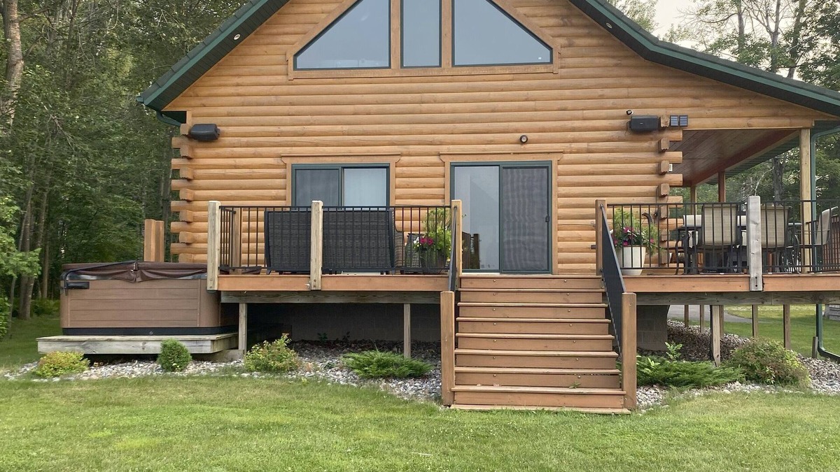 Crivitz Cabin | Luxury Waterfront Log Cabin . Memories Abound