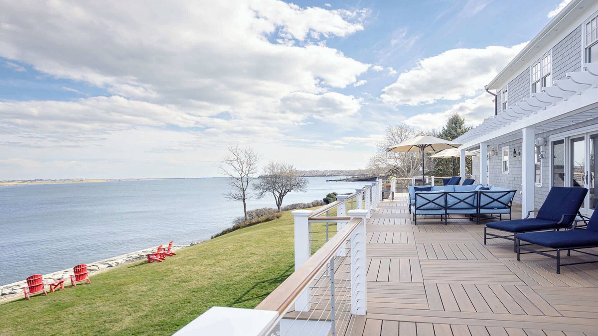 Portsmouth House | Luxury Waterfront Rental at Sunrise Point