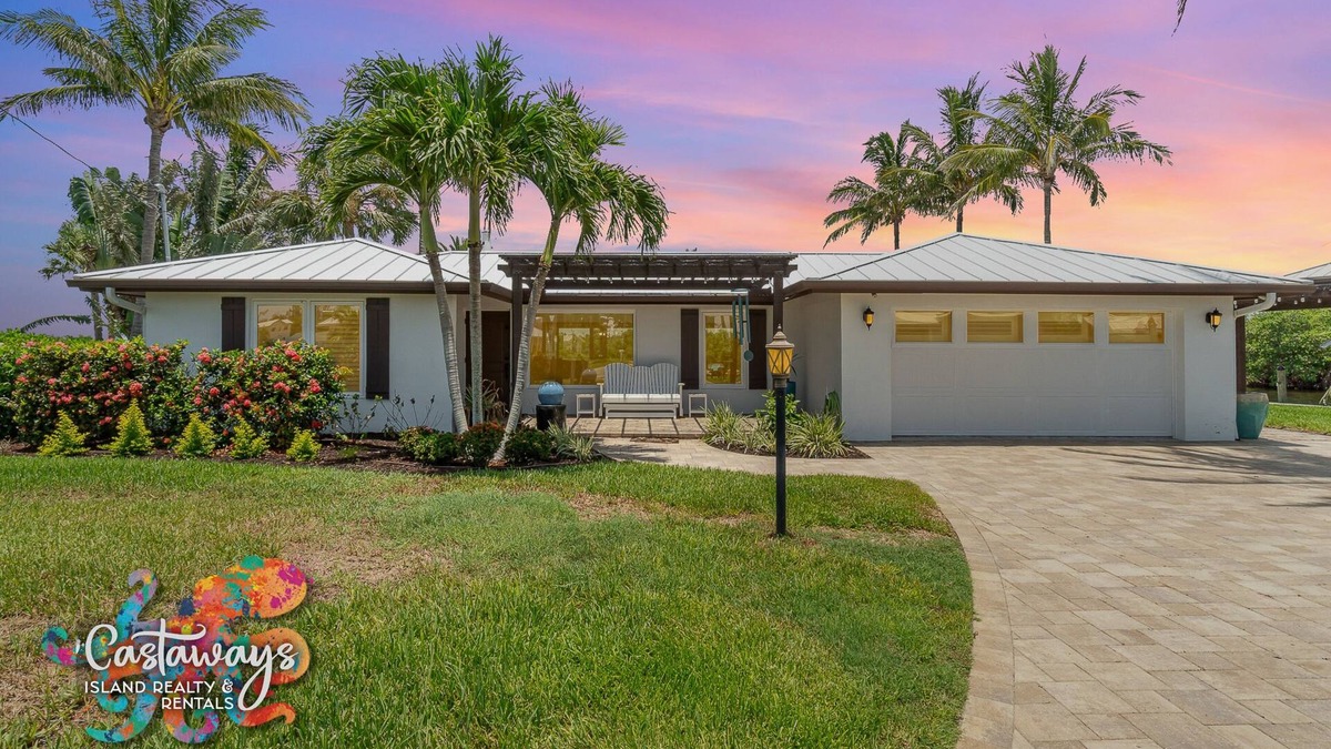 Bokeelia House | Luxury Waterfront Retreat – 3BR/3BA | Sleeps 8 | Private Dock & Gulf Access