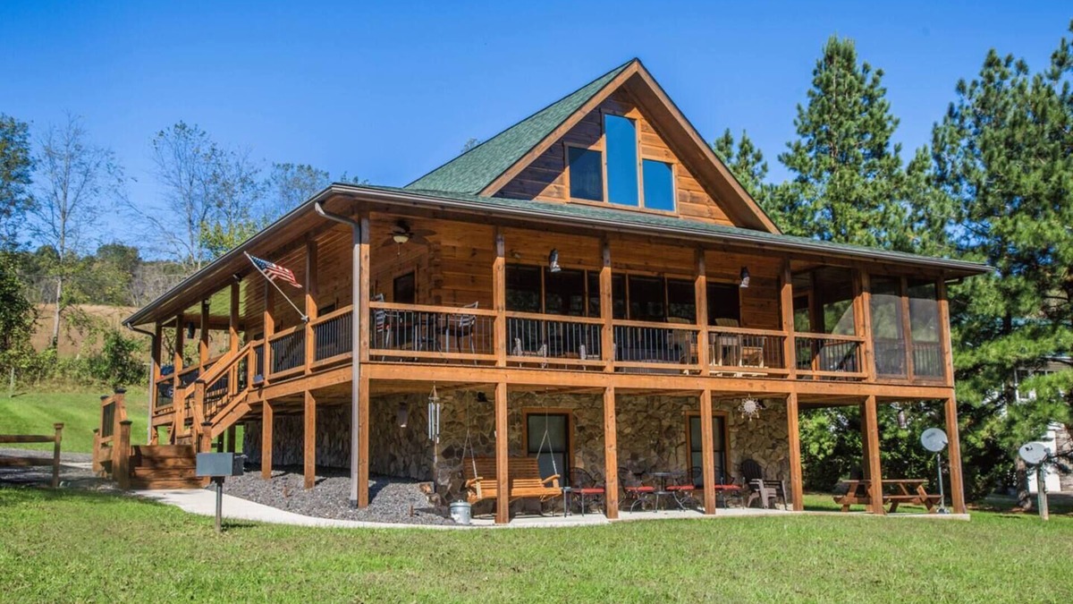 Draper Cabin | Luxury Waterfront/Sauna on New River! 2BS6