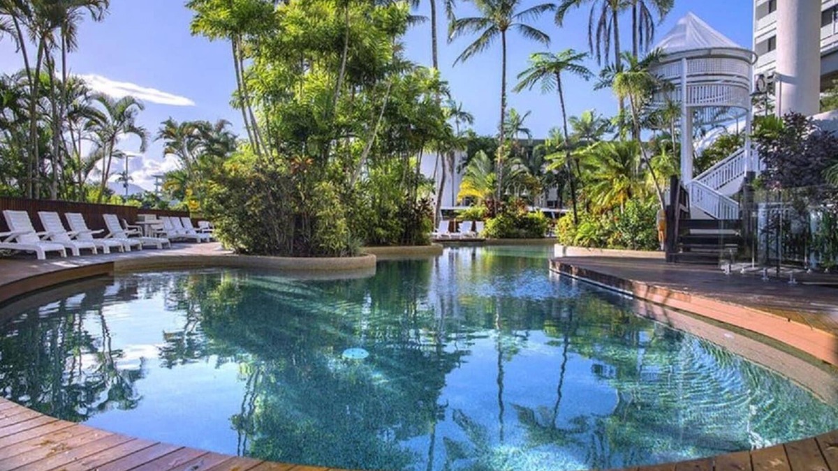 Cairns North Apartment | Luxury Waterfront Spectacular Oasis in the City