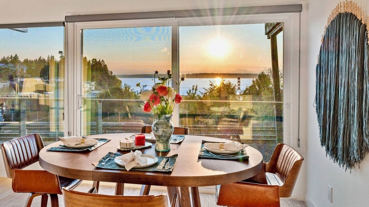 Sunset Hill Condo | Luxury Waterview Home l Work-Friendly Retreat