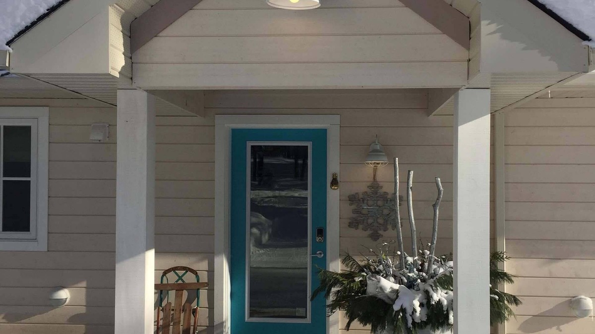 Meaford Cottage | Luxury Winter Waterfront Retreat For Family & Friends