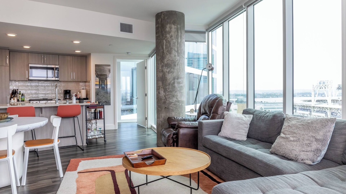 East Village Apartment | Luxury with Views! Across from Conv Center & PetCo! Heated Pool, Spa and Arcade!