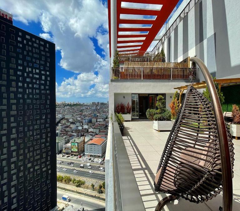 Mahmutbey Apartment | Luxury ZmZm terrace