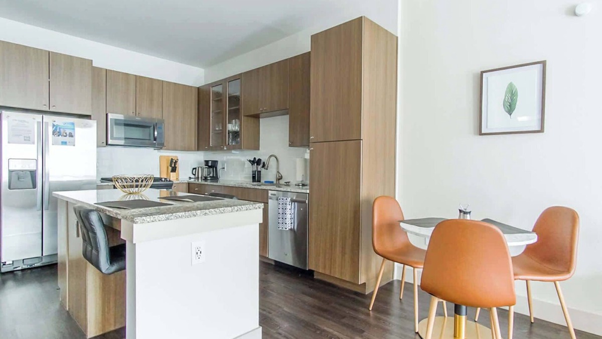 Richardson Apartment | Luxury1BR King Suite | Pool, Parking & Fitness Cen
