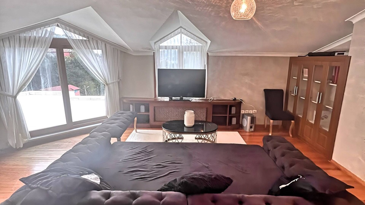 Anadolu Kavagı Mahallesi Villa | Luxus Loft mit Sauna, Terrasse, und Bosporus Blick