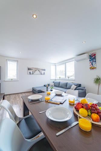 Novaky Apartment | Luxusný, plne zariadený, súkromný apartmán s klimatizáciou neďaleko historického kúpeľného mesta Bojnice